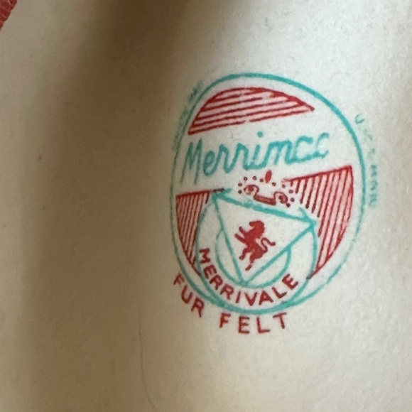 STYLISH DESIGNER 1960s' OFF WHITE FEDORA + GROSGRAIN TRIM + FEAHTERS - Picture 10 of 11